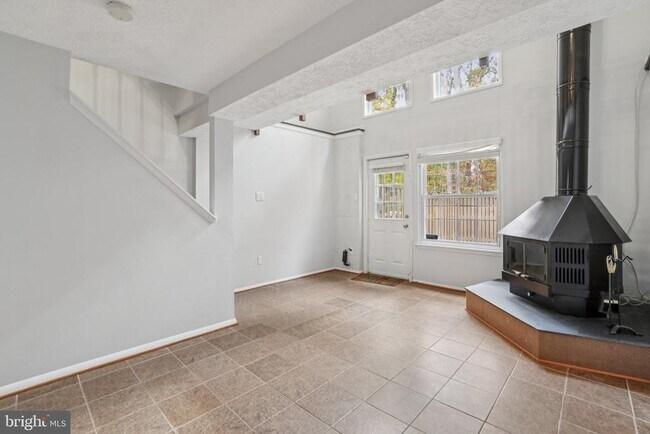 Building Photo - 8474 Sugar Creek Ln