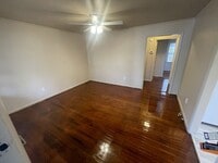 Building Photo - 429 Rose Ln