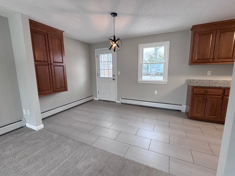 Building Photo - 435 Elmwood Dr