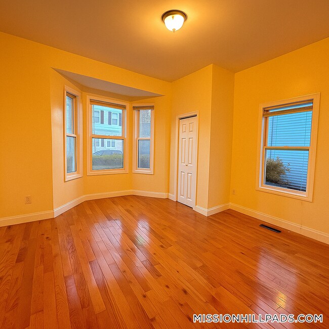 Building Photo - 7 North Ave