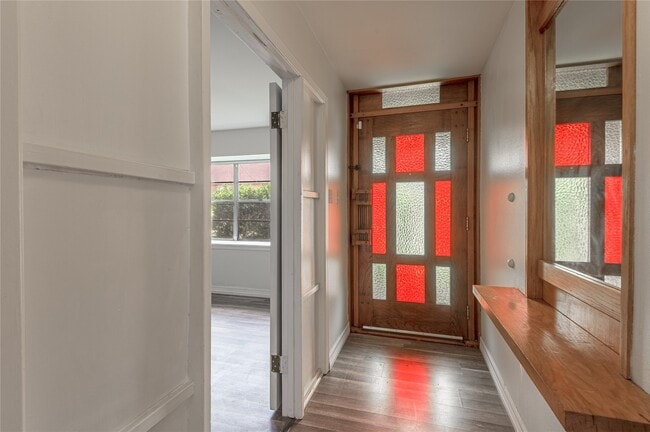 Building Photo - 1819 Ave Q