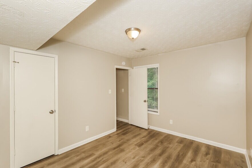 Building Photo - 4140 Hawkins Crossing