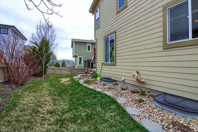 Building Photo - Highlands Ranch Spacious 3 bed 2.5 bath