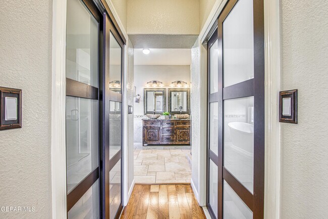 Building Photo - 6561 Isla Del Rey Dr