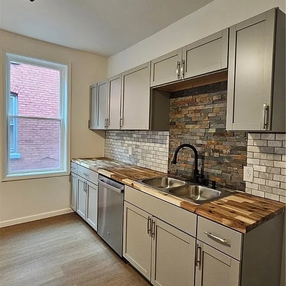 Building Photo - 923 Rutger St