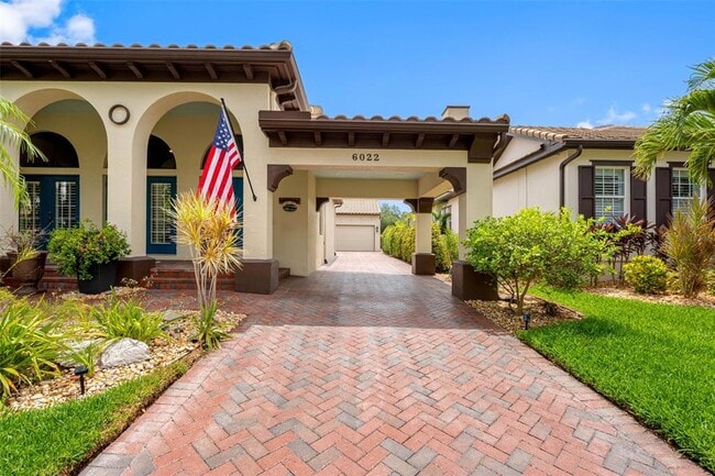 Building Photo - 6022 Beacon Shores St