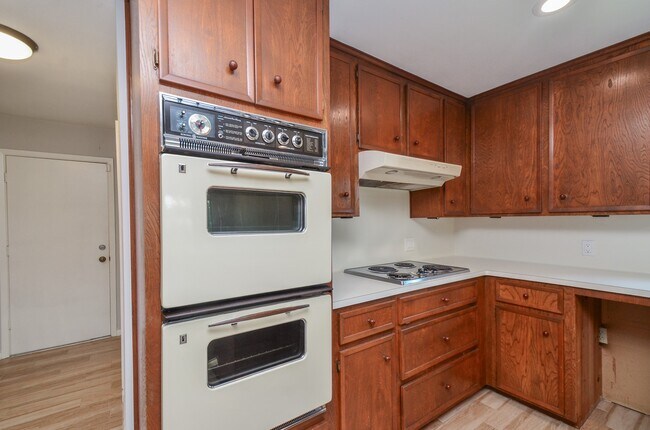 Building Photo - 2103 Winged Foot Dr