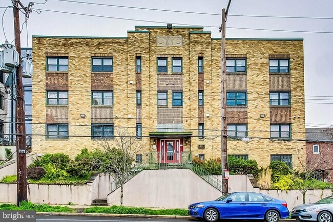 Building Photo - 2615 4th St NE