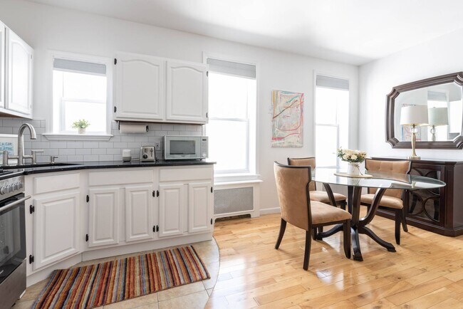 Building Photo - 216 Bay 34th St