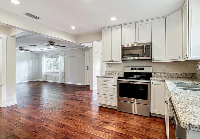 Building Photo - 3109 Johns Pky