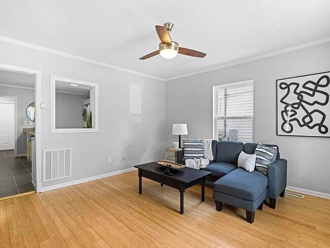 Building Photo - 1032 Moreland Ave