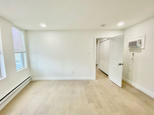 Building Photo - 2626 S Watts St.