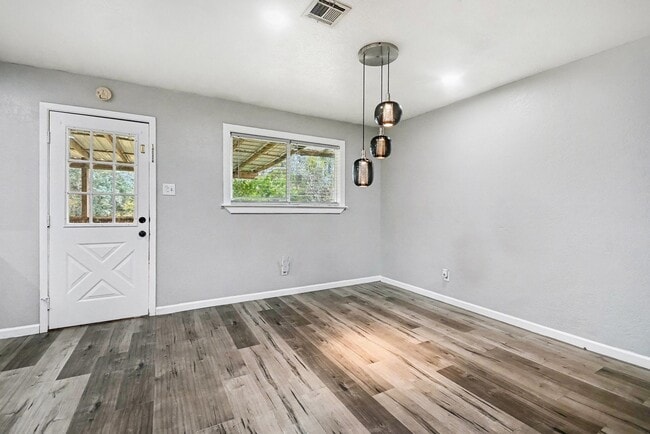 Building Photo - 1627 Texas Ave