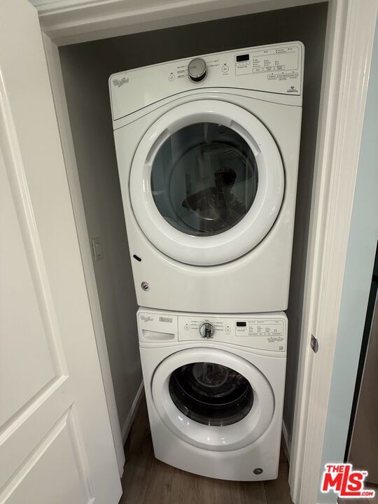 Building Photo - 7512 Jamieson Ave