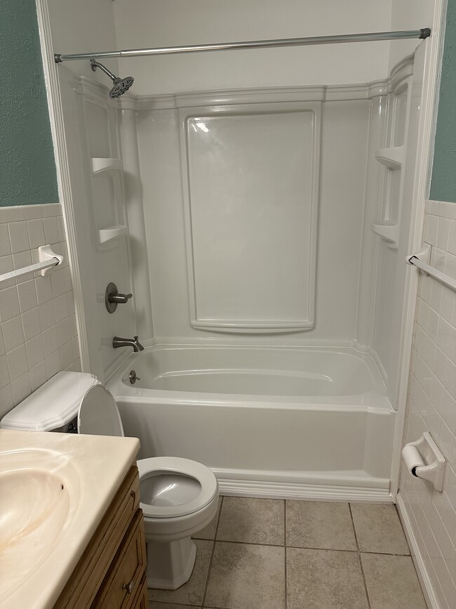 Building Photo - 1107 Markham Ave