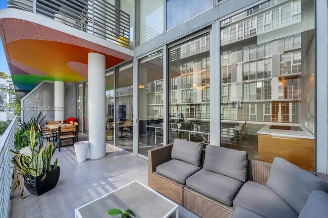 Building Photo - 250 NW 24th St