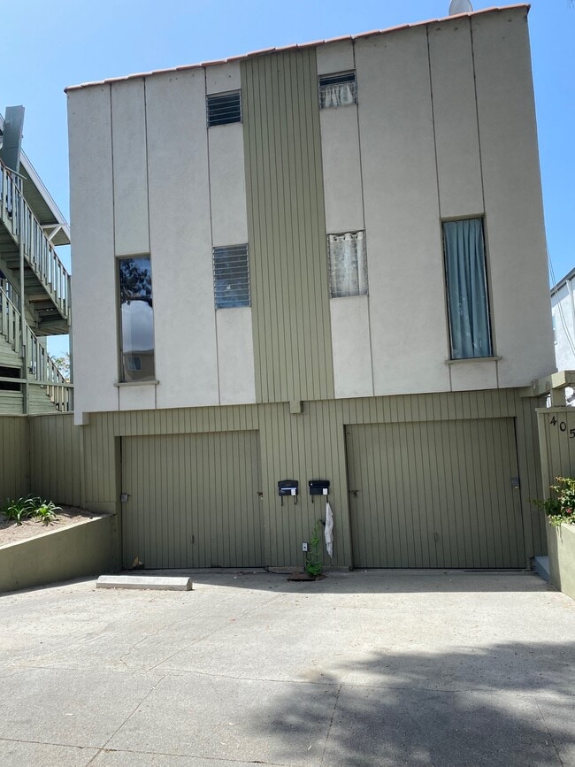 Garage an unit on left side - 405 N Broadway