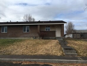 Building Photo - MF067-396/ 408 SE 7th- Tekk