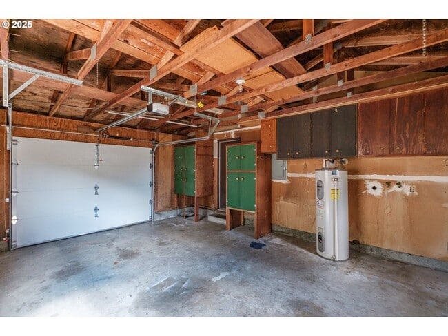 Building Photo - 3-bedroom 1 bath Single Level House