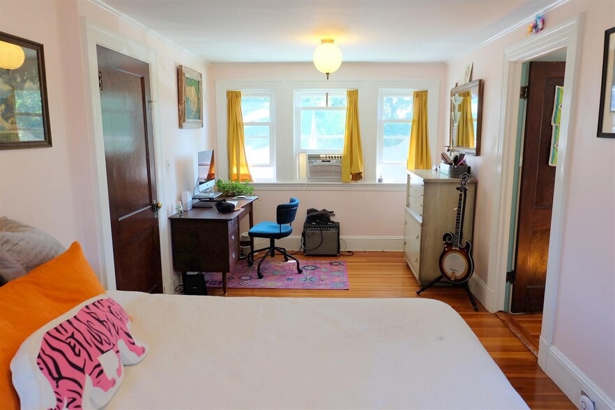 Building Photo - 63 Saunders St