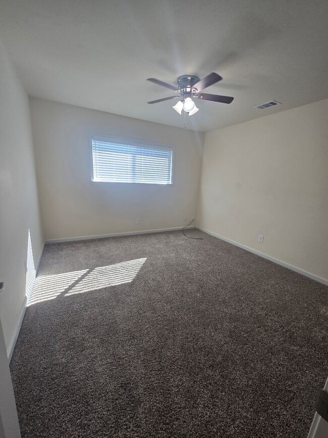 Building Photo - 2 Br 1 Ba available Now