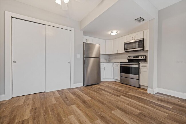 Building Photo - 8602 Huron Ct