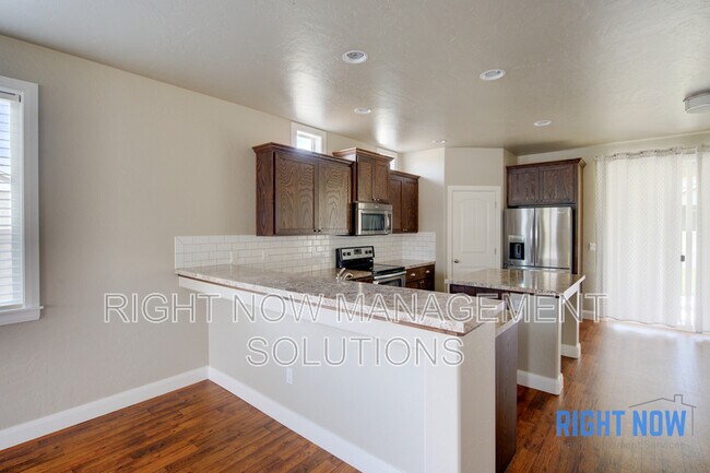 Building Photo - 4648 N Elisha Ave