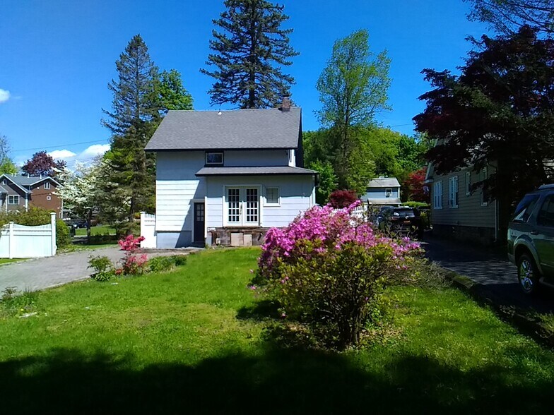 Building Photo - 12 Orchard St