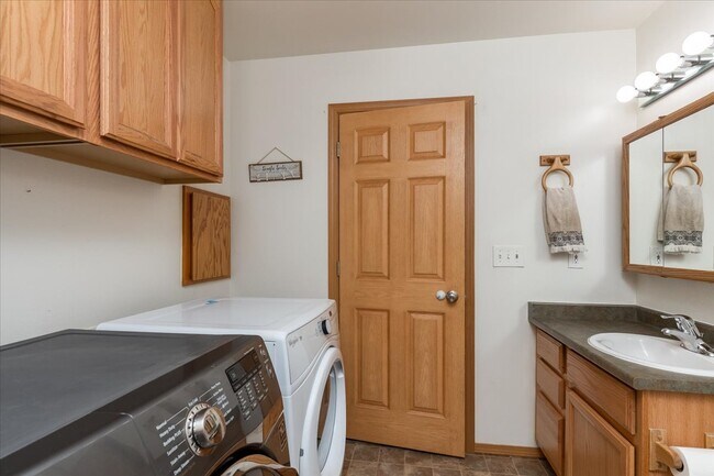 Building Photo - 310 Tipperary Ct