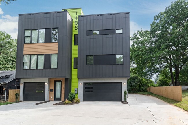 Building Photo - Move-in Ready Modern Townhome!!