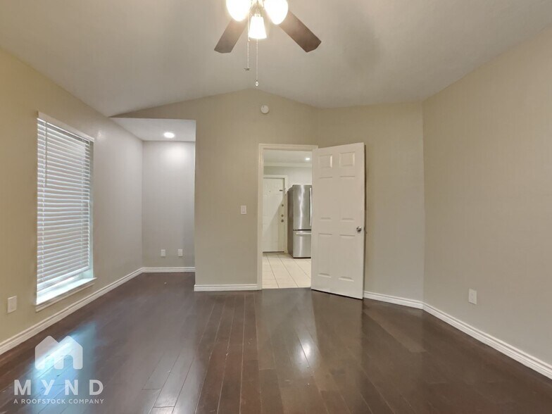 Building Photo - 1606 Briarcliff St