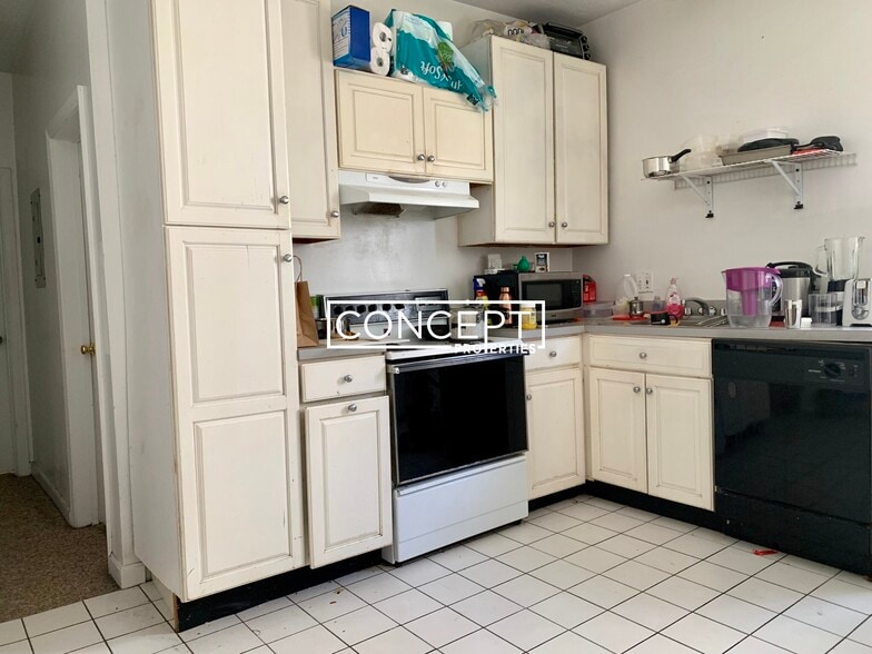 Building Photo - 26 Haskell St