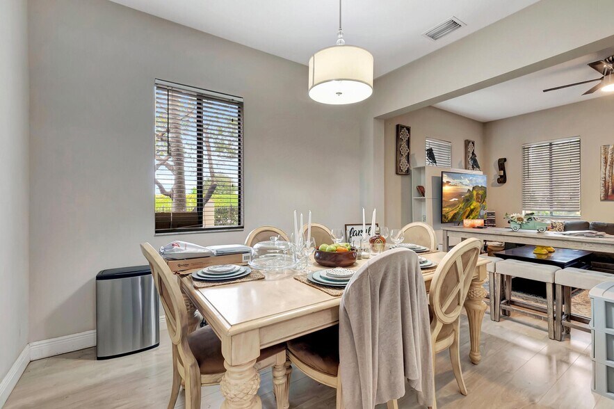 Building Photo - 2500 Venetian Ct