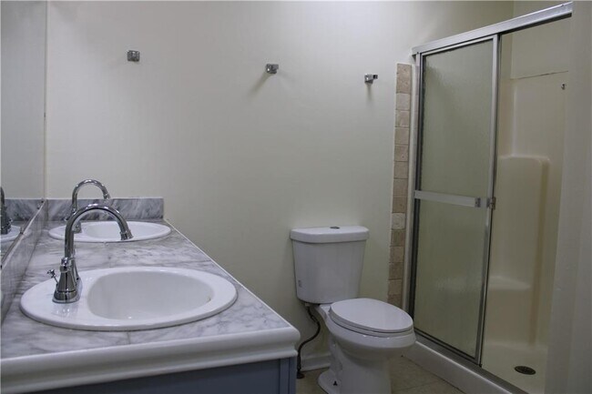 Building Photo - 135 Omega Dr