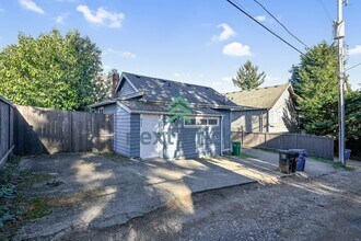 Building Photo - Charming 1-bedroom, 1-bathroom unit in Greenwood