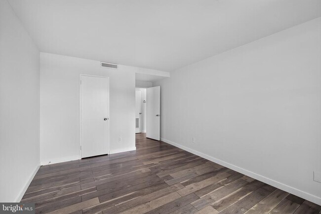 Building Photo - 4600 Duke St