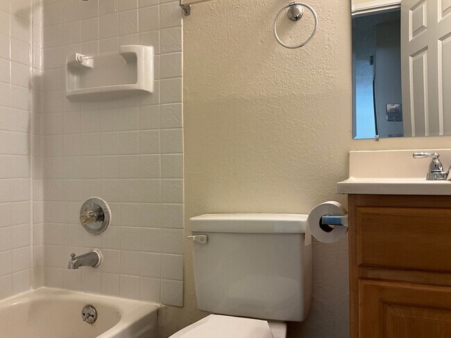 Interior Photo - Ethyle Manor