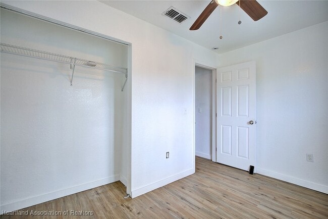 Building Photo - 915 S Waldron Ave