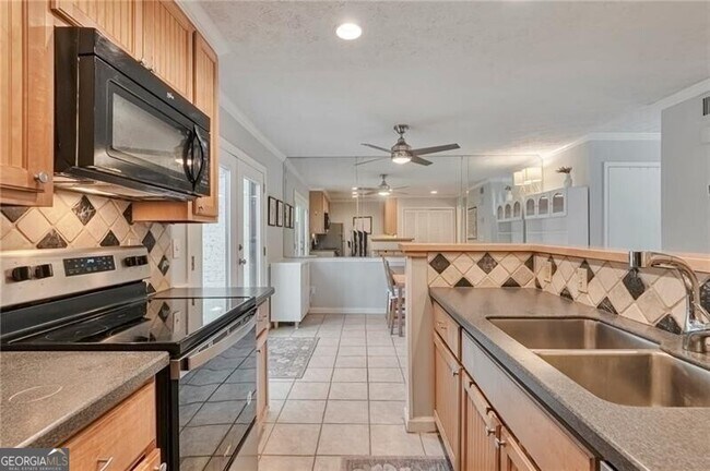 Building Photo - 8 Arpege Way NW