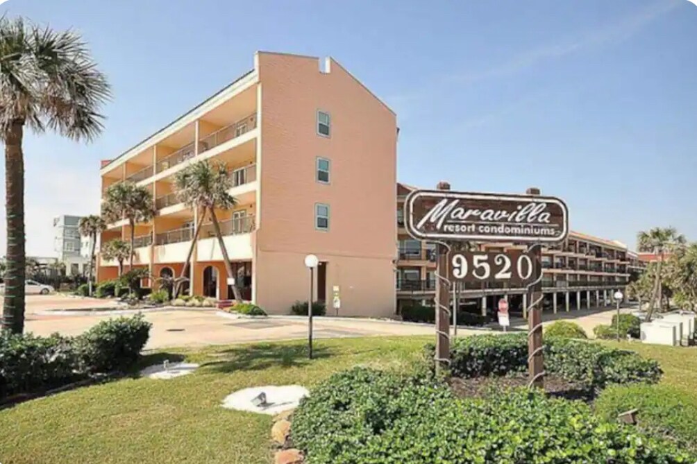 Building Photo - 9520 Seawall Blvd