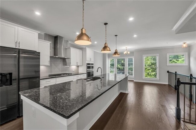 Building Photo - 552 Ember Ln NW