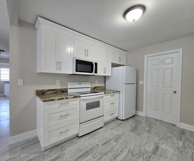 Building Photo - 5545 Gaur Ln