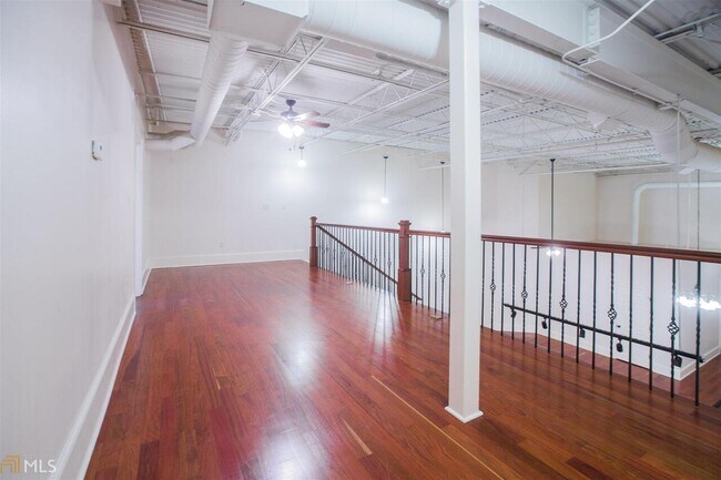 Building Photo - 315 N Main St