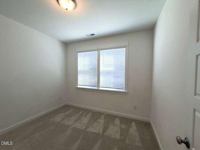 Building Photo - 1802 Stroup St