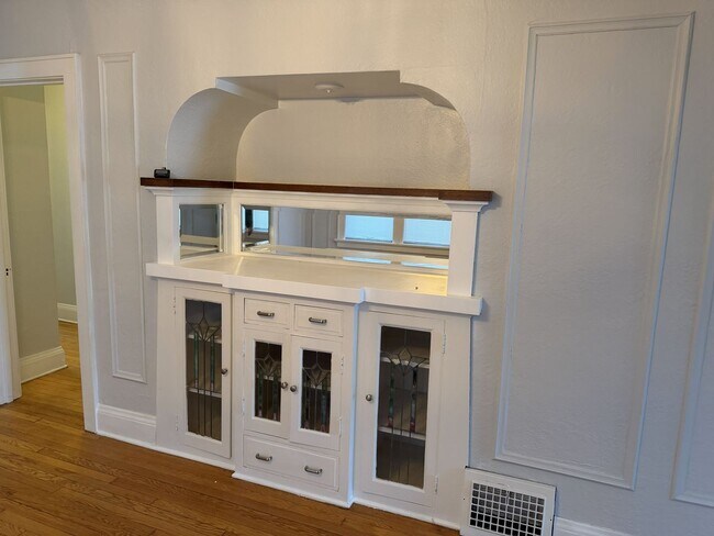 Building Photo - 2031 E Marion St