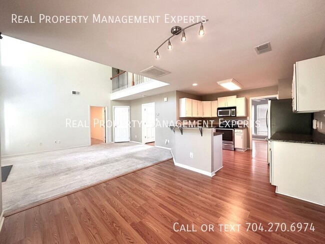 Building Photo - 9902 Redbud Tree Ct
