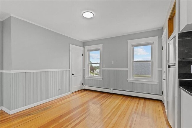 Building Photo - 100 De Pinedo St