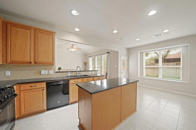 Building Photo - 14738 Country Rose Ln