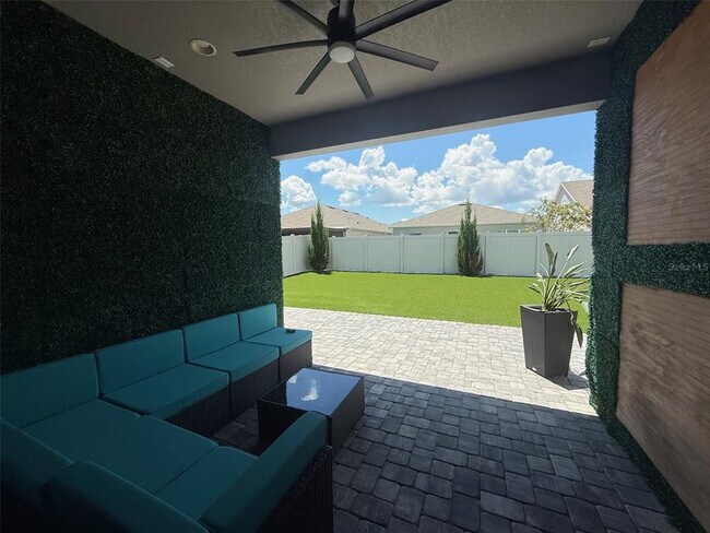 Building Photo - 2074 Brillante Dr