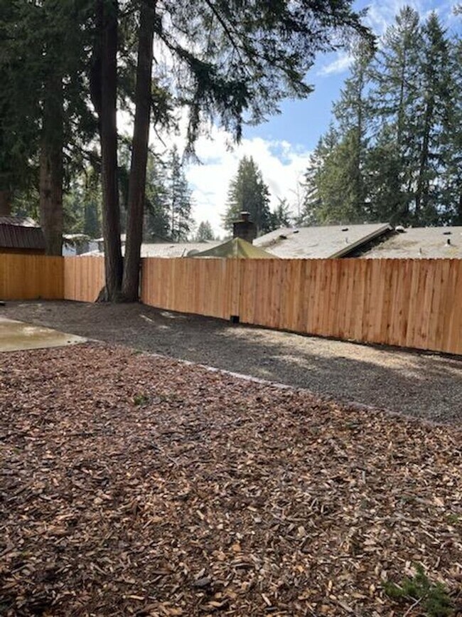 Building Photo - Updated 3 bedroom, 1.75 bath rambler in Covington
